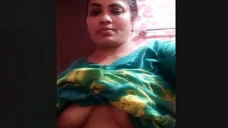 Enjoy the beauty of bhbahi's body in selfies