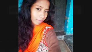 Pretty girl's explicit MMS leaked online