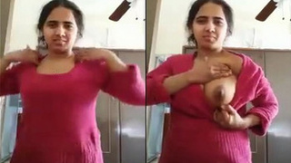 Naughty college girl flaunts her body on webcam