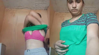 Sensual Indian girl bares it all in front of camera