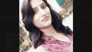 Uncensored MMS of a seductive bhabhi released online