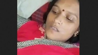 Desi bhabhi gets a rough fucking and gives a blowjob in a village