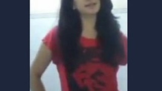 Cute Desi girl shows off her body in selfie video