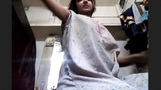 Sexy Indian girl gets naughty on camera