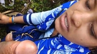 Stunning Indian babe performs outdoor blowjob
