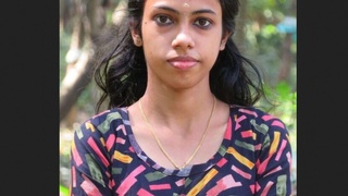 Watch a slim and seductive Mallu babe in action