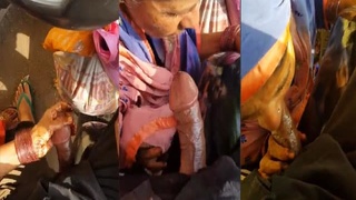 Muslim aunty gives roadside blowjob to stranger