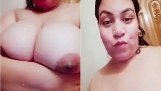 Bhabhi's hot body on display in Bangla video