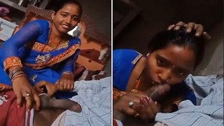 Desi Bhabhi from the countryside giving a blowjob