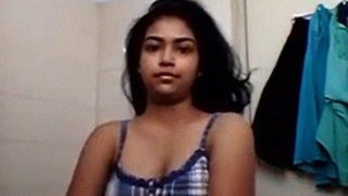 Malayali girl in Kannur shows off her naked body in video