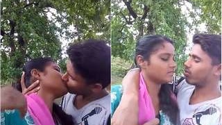 Exclusive video of Desi lover kissing each other