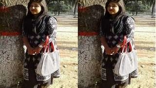Exclusive video of a stunning Indian girl flaunting her large breasts