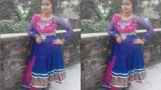 Exclusive desi girl gives a blowjob and rides her lover's dick