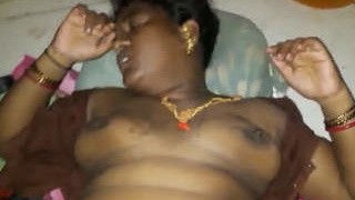 Tamil aunty gets fucked hard in a steamy video
