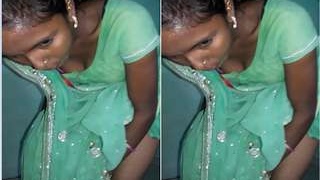 Desi's country girl's pussy recorded by lover in part 1