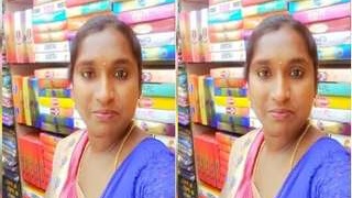 Horny bhabhi flaunts her naked body on video call