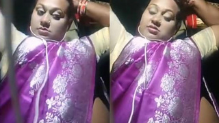 View auntie's big boobs from the side