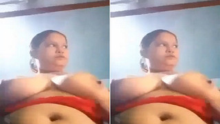 Indian BBW Bhabhi flaunts her big tits in exclusive video