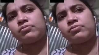 Bangladeshi babe flaunts her breasts and pussy on video call