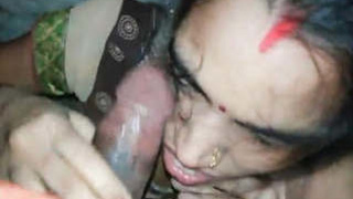 Bhabi from India gives a blowjob to her neighbor