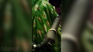 Desi babe gives in to her sexual desires and lets a guy score an XXX opening