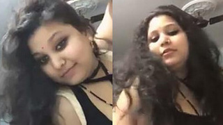 Busty Marwari bhabi flaunts her assets in seductive dance