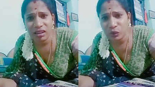 Tamil auntie's steamy selfie session