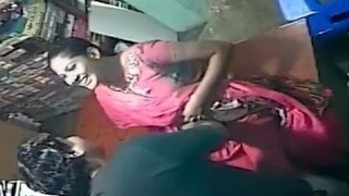 Desi couple enjoys quick sex by the side of the road