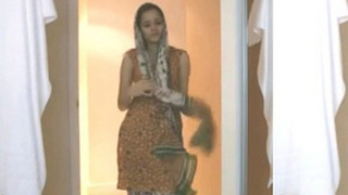 Pakistani beauty in hotel for naughty fun