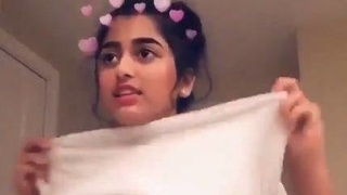 Indian girl takes nude selfies and shows off her body