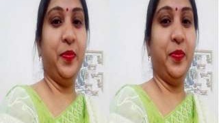 Famous Indian bhabhi gets doggy-style action in exclusive video