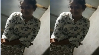 Naughty Indian college girl records her nude video for boyfriend