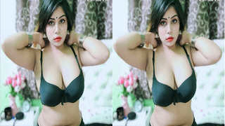 Ameshas exclusive video showcases her stunning body in HD