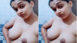 Amateur Indian college girl reveals her body in exclusive video