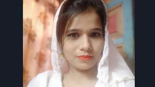 Hot Indian babe flaunts her big boobs in public