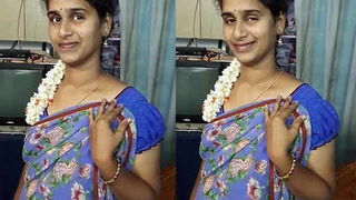 Chennai housewife's naughty navel in umbigo show