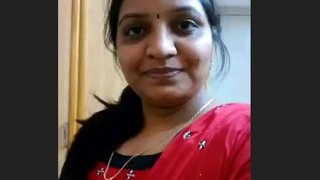 Cute desi bhabi gets naughty in a hotel room