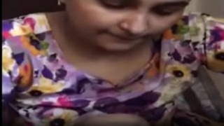 Busty Indian college girl gives a steamy blowjob in MMS scandal video