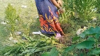 Bengali bhabhi gets wild on the field in steamy video