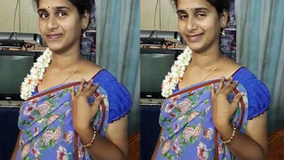 Chennai housewife shows off her navel in umbigo show