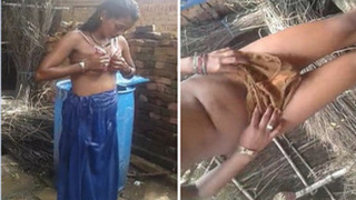 Desi teen caught by surprise while pleasuring her boyfriend outdoors