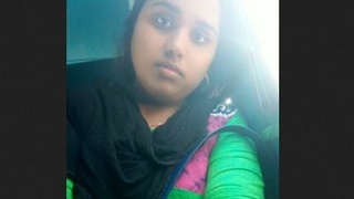 Big-boobed teen girl in MMS video