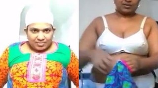 Desi aunty gets naughty with fatty on camera