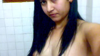 Desi teen's superb body on full display