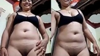 Nepali babe flaunts her pussy in front of the camera