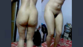 Indian babe chills out and strips down to nothing