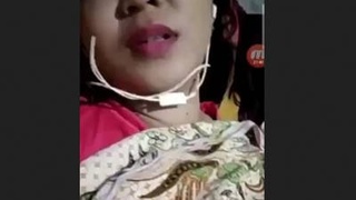 Wife with big tits masturbates with fingers
