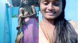 Exclusive video of Tamil bhabhi revealing her boobs and pussy