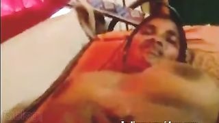 Desi bhabhi from Bangla village stars in homemade porn video