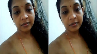 Exclusive video of Indian girl flaunting her boobs and pussy
